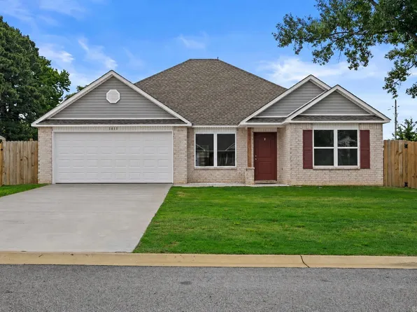 1811 Rockwood Dr, Searcy, AR 72143