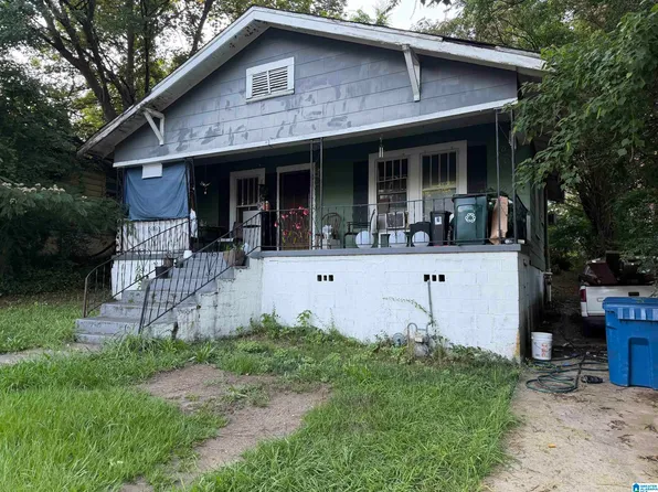 512 60th St, Fairfield, AL 35064