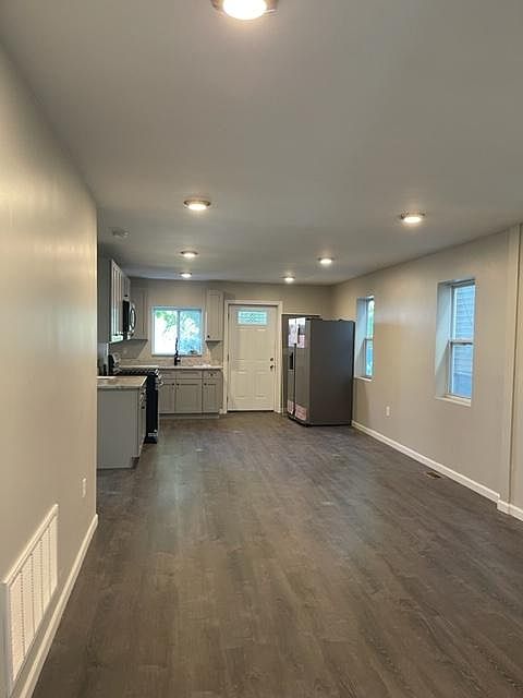 2nd image of 209 George St Floor 1