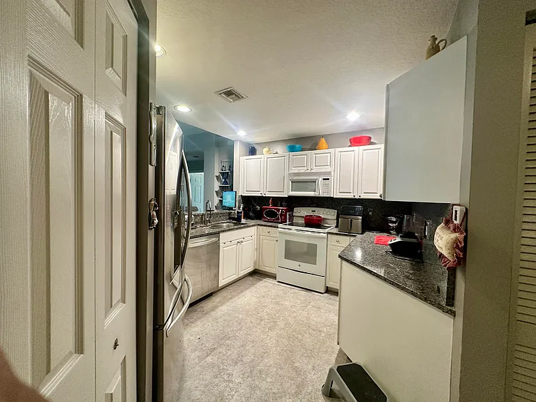 12418 Crystal Pointe Dr #102 — Photo 4