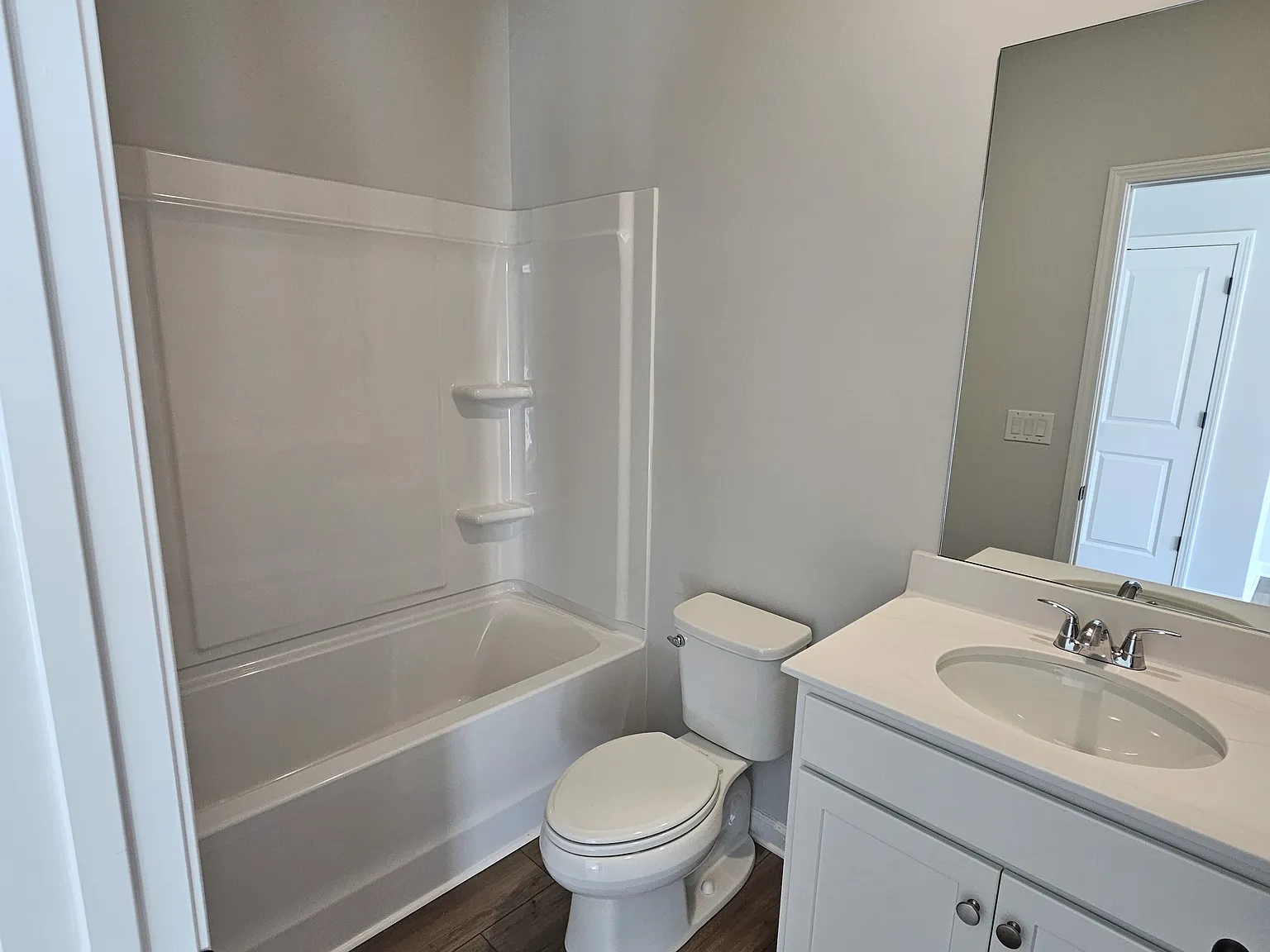 3 bed, 3.5 bath, 2000 sqft, $2,400 — Photo 4