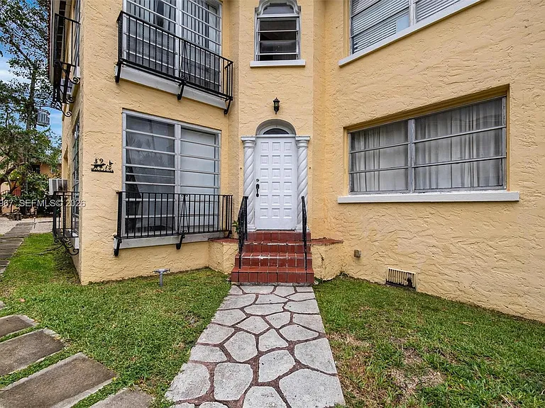 39 Sidonia Ave #2 — Photo 7