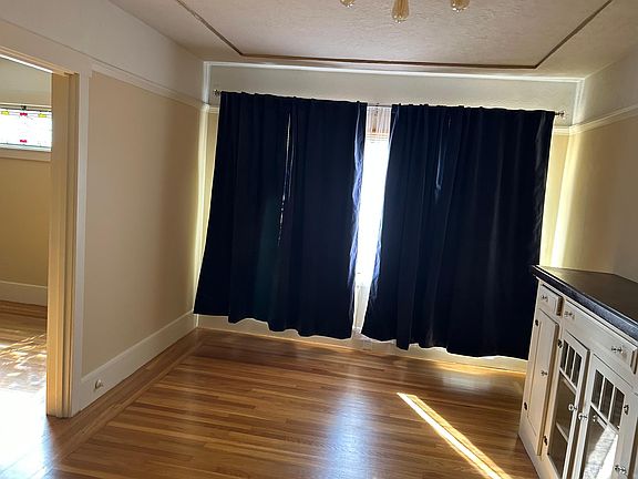 2nd image of 2605 H St #2605