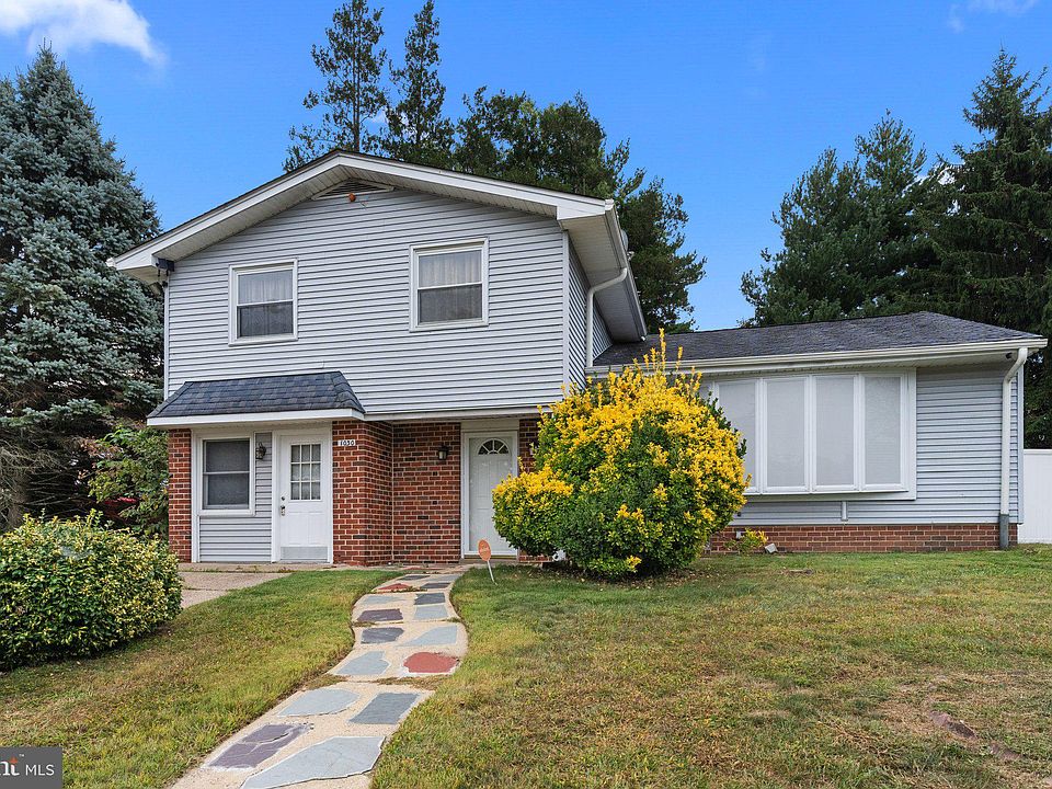 1st image of 1030 Camas Dr