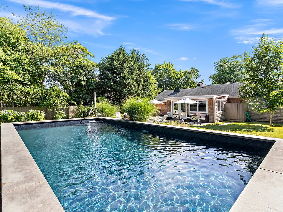 Millstone Dr
