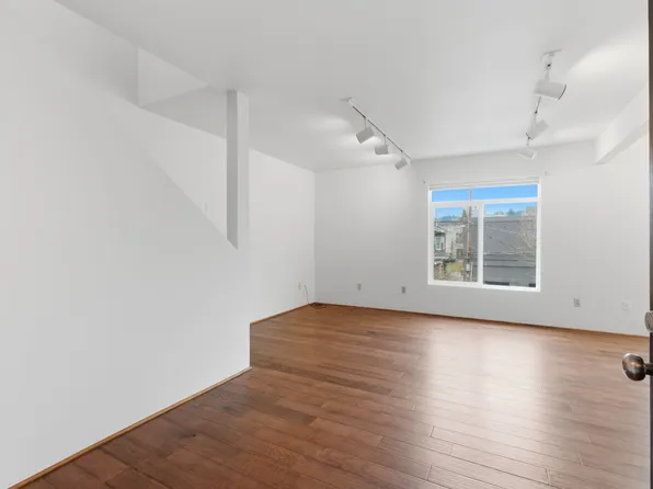 2275 NW Kearney St #A, Portland, OR 97210