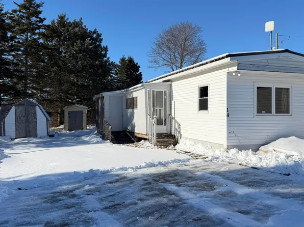 14 1st St, Kensington, PE C0B 1M0