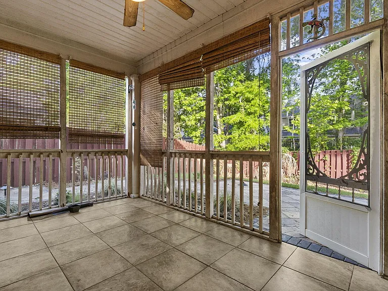 9406 Ayscough Rd — Photo 10