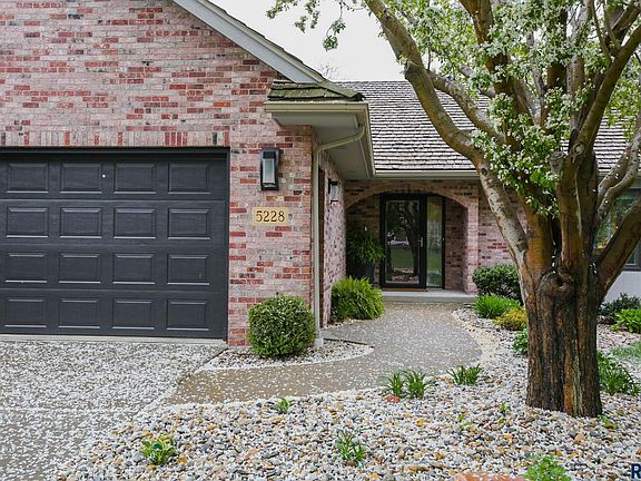 3rd image of 5228 S Sweetbriar Ct