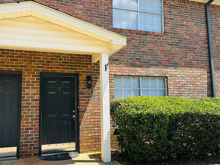 513 Toombs St — Photo 3