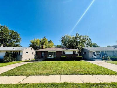 23162 Hayes Ave, Eastpointe, MI, 48021