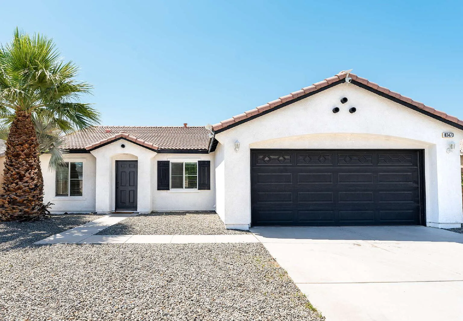 4 bed, 2.0 bath, 1841 sqft, $3,400 — Photo 1