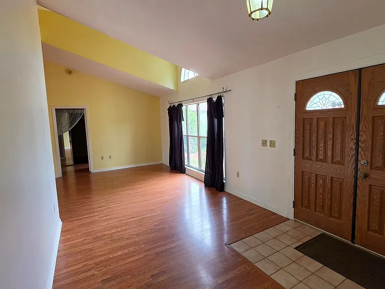 10051 Dorset Dr — Photo 3