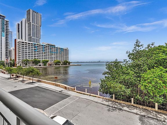 4th image of 2000 N Bayshore Dr APT 220
