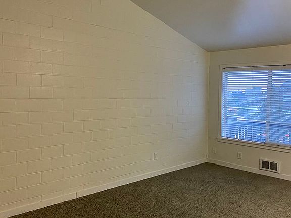 5th image of 12028 NE 8th St #6168518