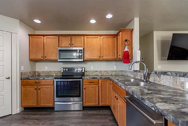 3330 W Tribute St — Photo 11