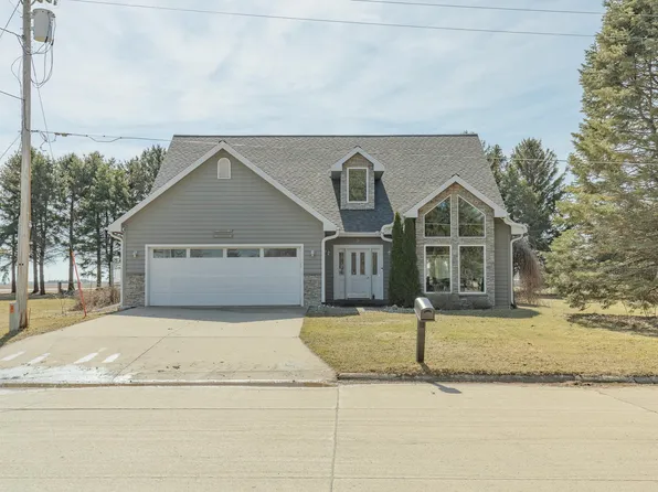 11 Lakeside Ln, Lake Park, IA 51347
