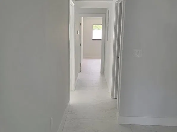 240 SW 7th St, Boca Raton, FL 33432