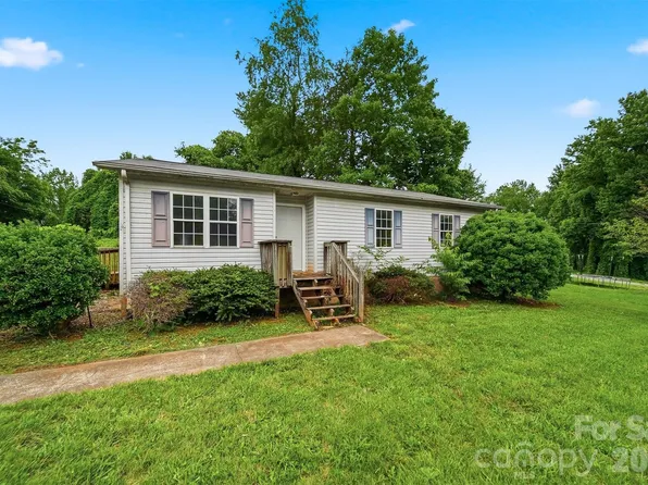 2130 Haven Cir SE, Lenoir, NC 28645