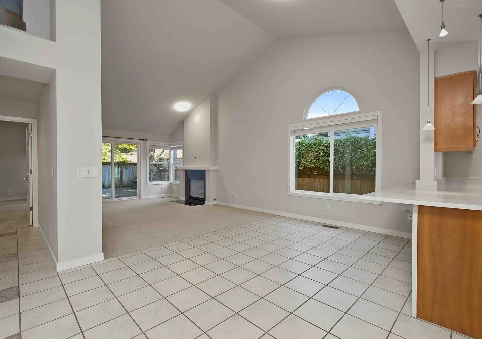 Spacious Kirkland Home in a Convenient Location — Photo 2