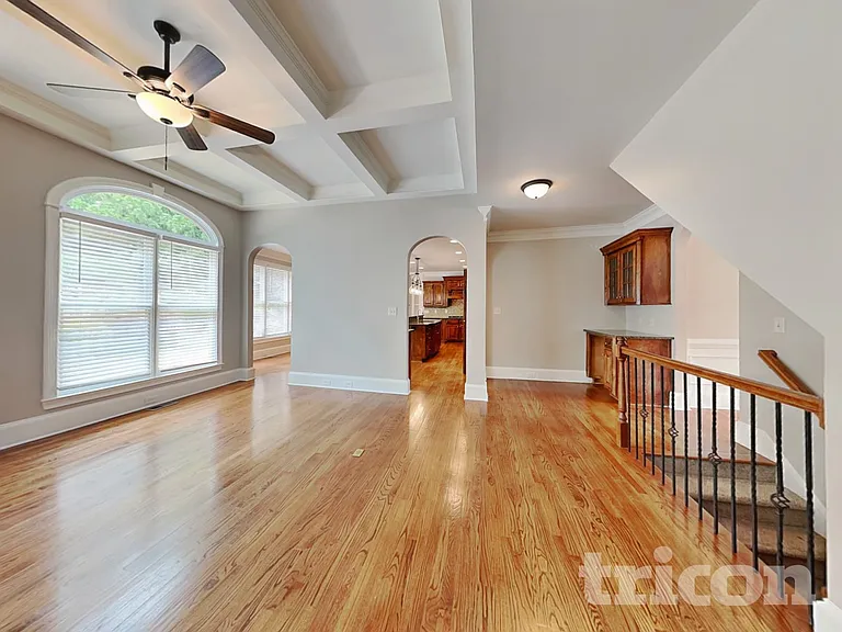 5840 Cool Springs Dr — Photo 3