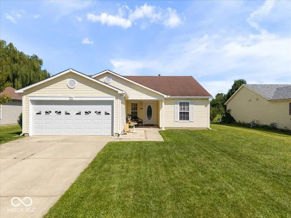 901 Runnymede Dr, Greenfield, IN 46140