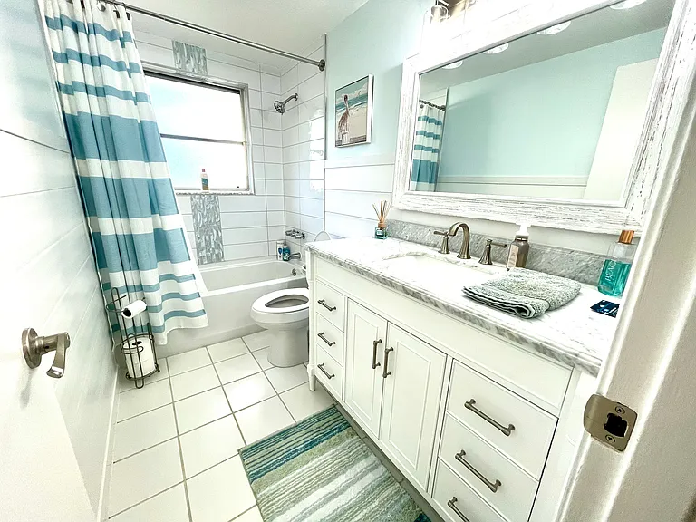 575 Randolph Rd — Photo 17
