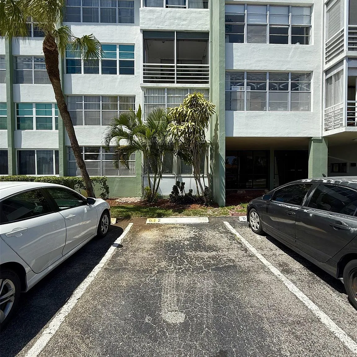 1 bed, 1.0 bath, 780 sqft, $1,750 — Photo 2