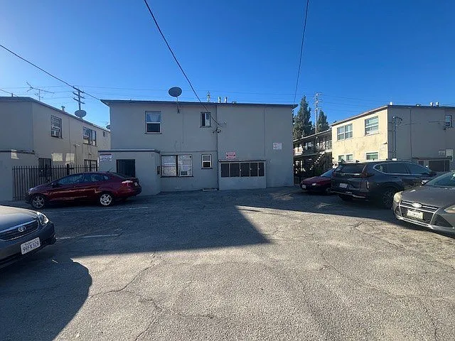 17037/17043/17049 Vanowen St. — Photo 17