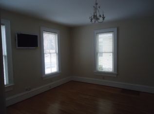 215 S Wells St #1, Sandwich, IL 60548