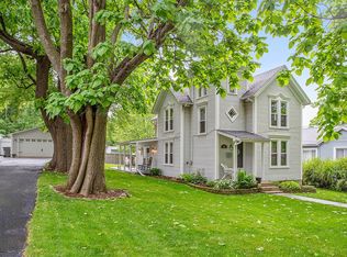 819 S Jefferson St, Lockport, IL 60441