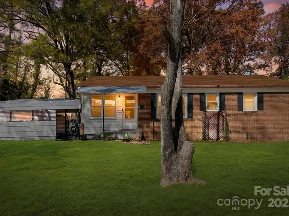 514 Hand Cir, Lowell, NC 28098