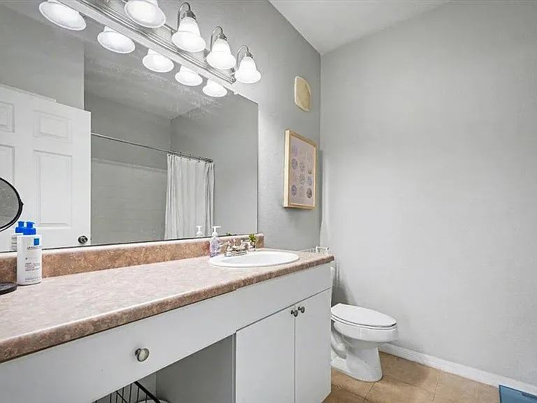 59 Hampton Pl #20D — Photo 1