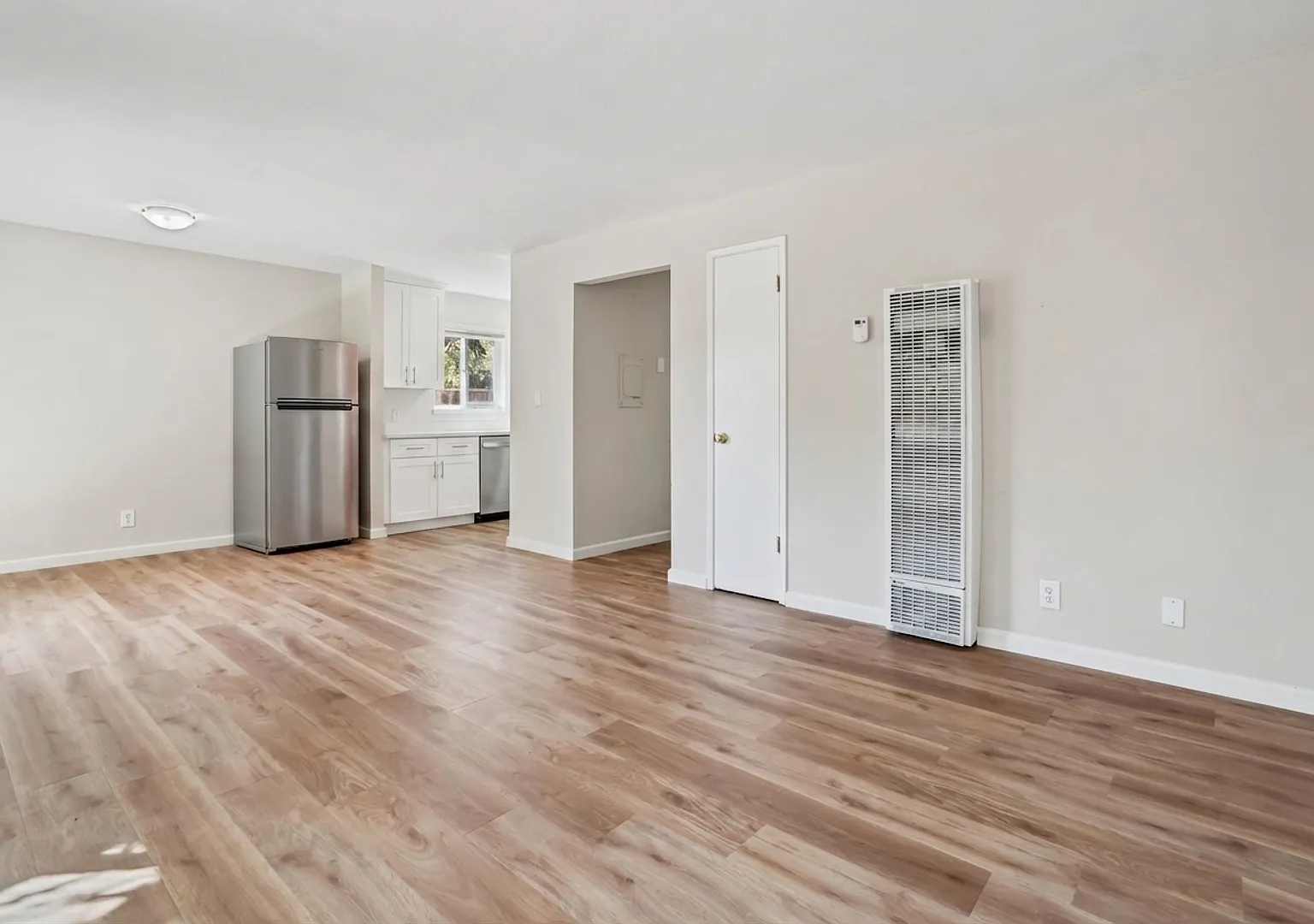 Bellflower Apartments — Photo 4