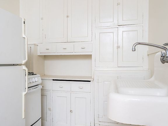 3rd image of 2610-18 Fremont Ave S #18-108