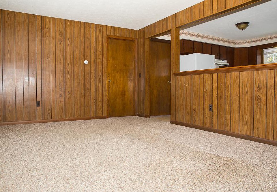 Living Room (View 1)