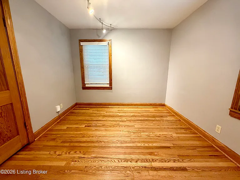 2219 Woodbourne Ave — Photo 8