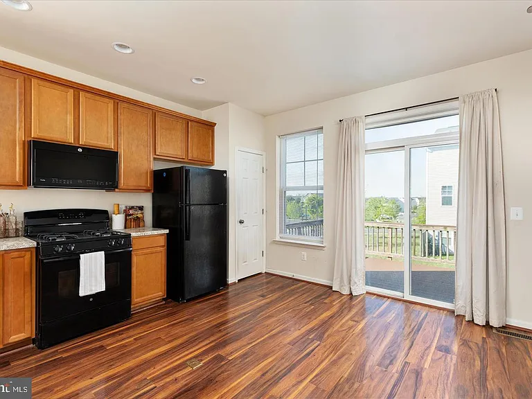 109 Splendor Garden Way — Photo 14