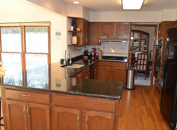 2nd image of 1304 Annie Ln