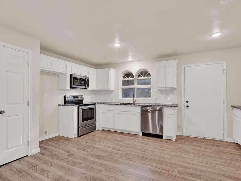 1754 S Mirick Ave — Photo 6