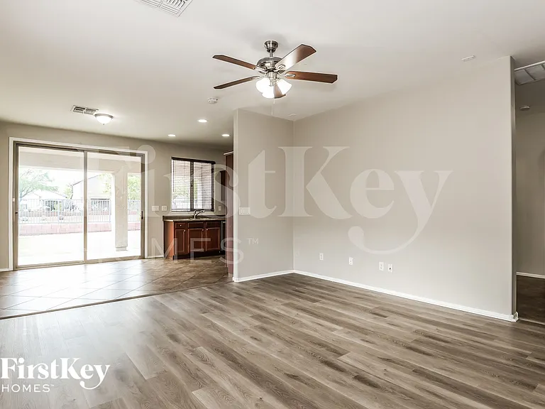 6920 W Harwell Rd — Photo 4