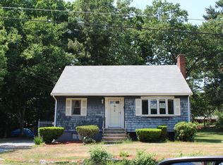 14 Horseshoe Dr, Bellingham, MA 02019