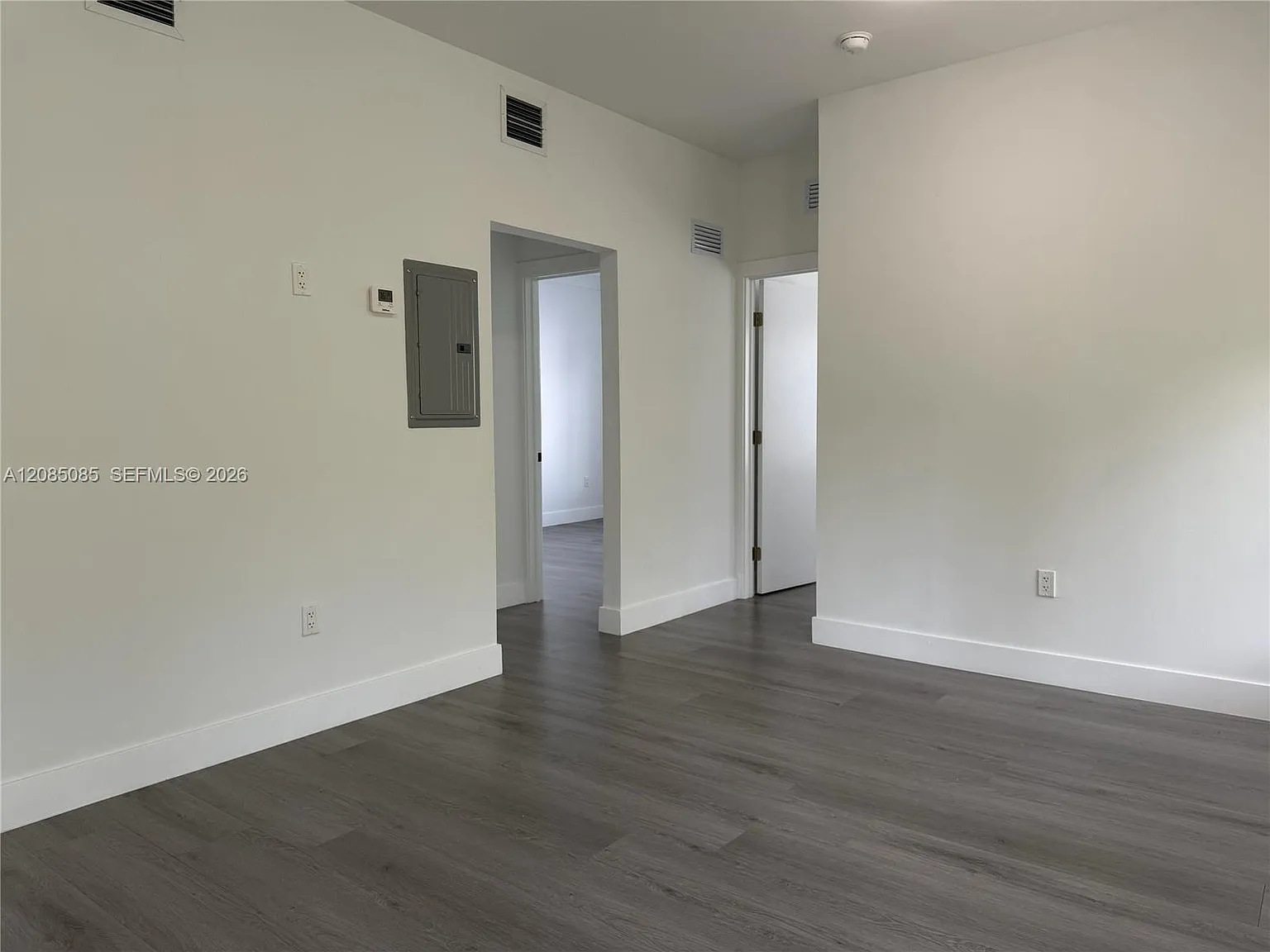 2 bed, 650 sqft, $2,600 — Photo 2