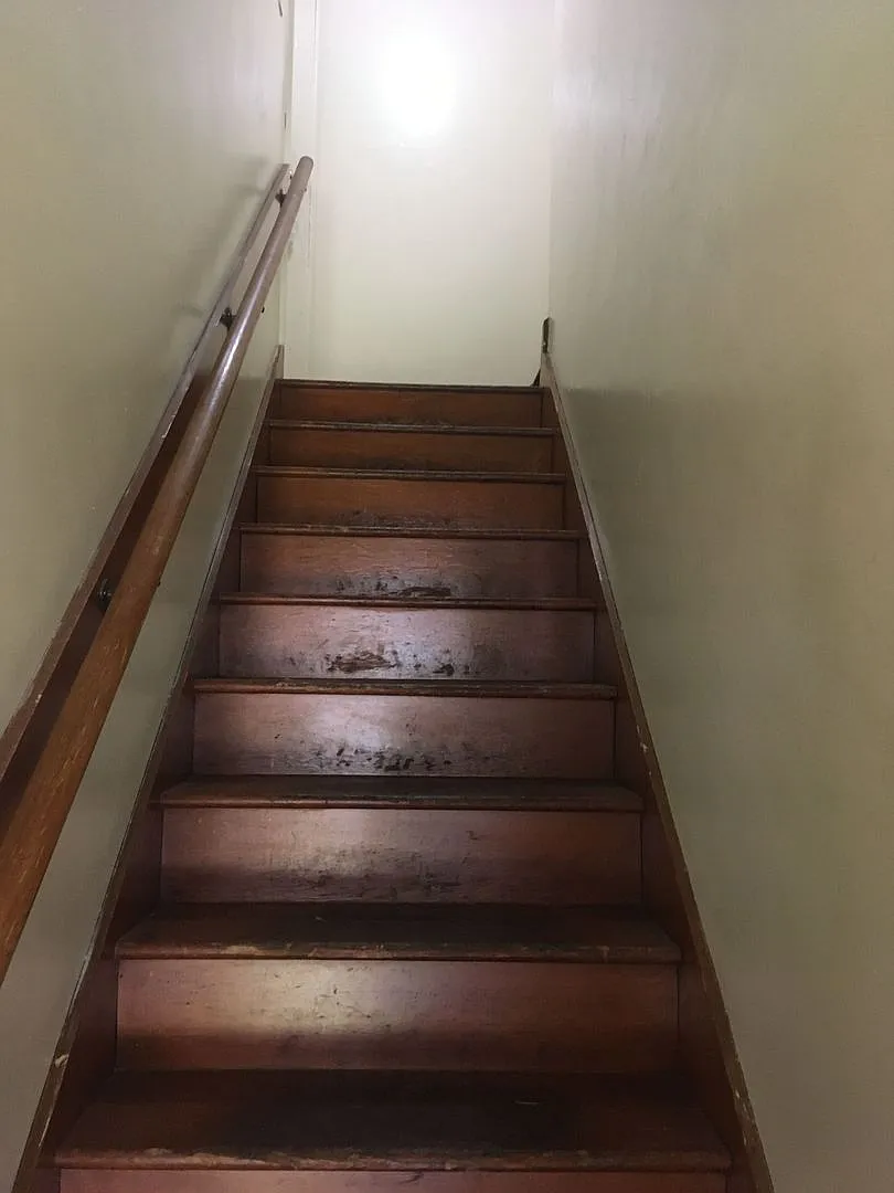 121 W 2nd St — Photo 3