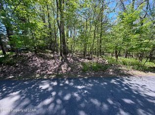 Henry Dr, Mountain Top, PA 18707