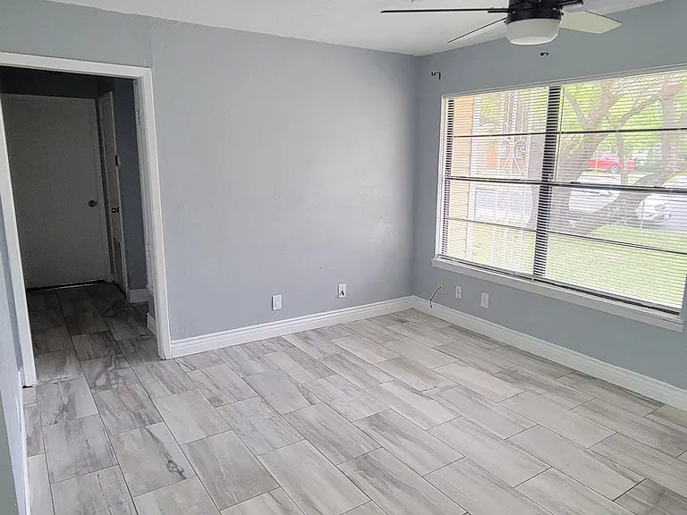 1006 Jefferis Ave — Photo 5