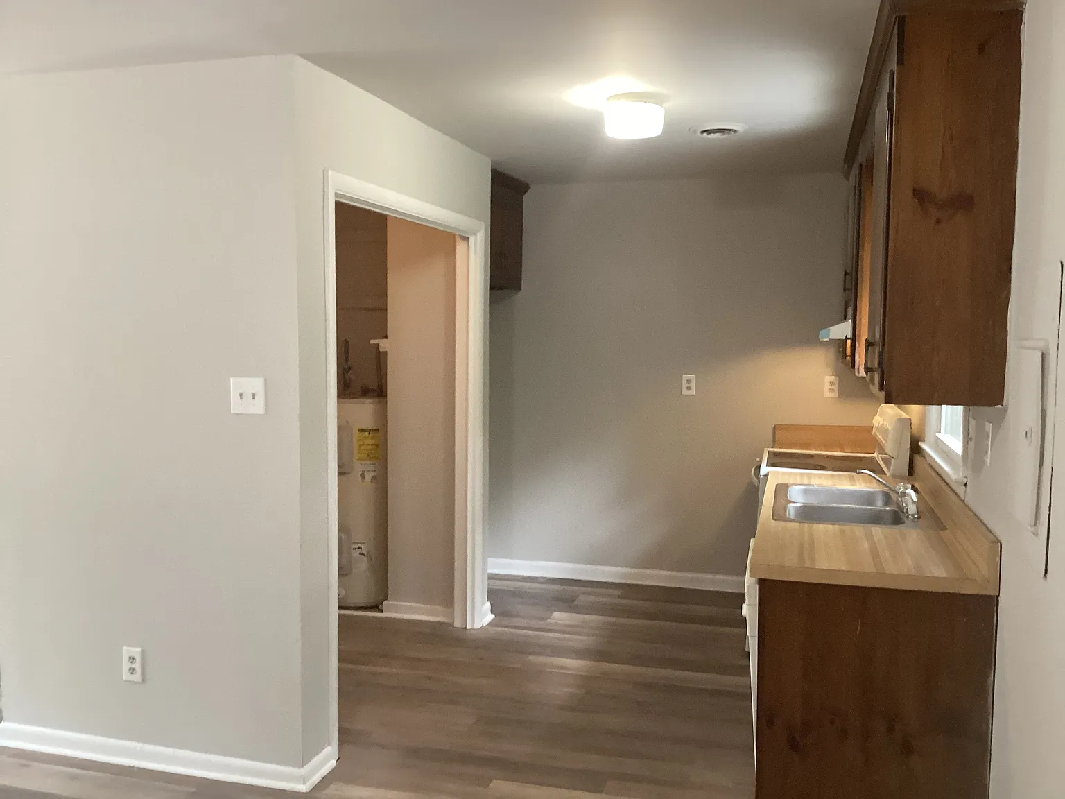 3 bed, 960 sqft, $1,895 — Photo 3