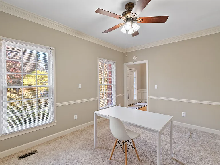2293 Camden Dr SW — Photo 7