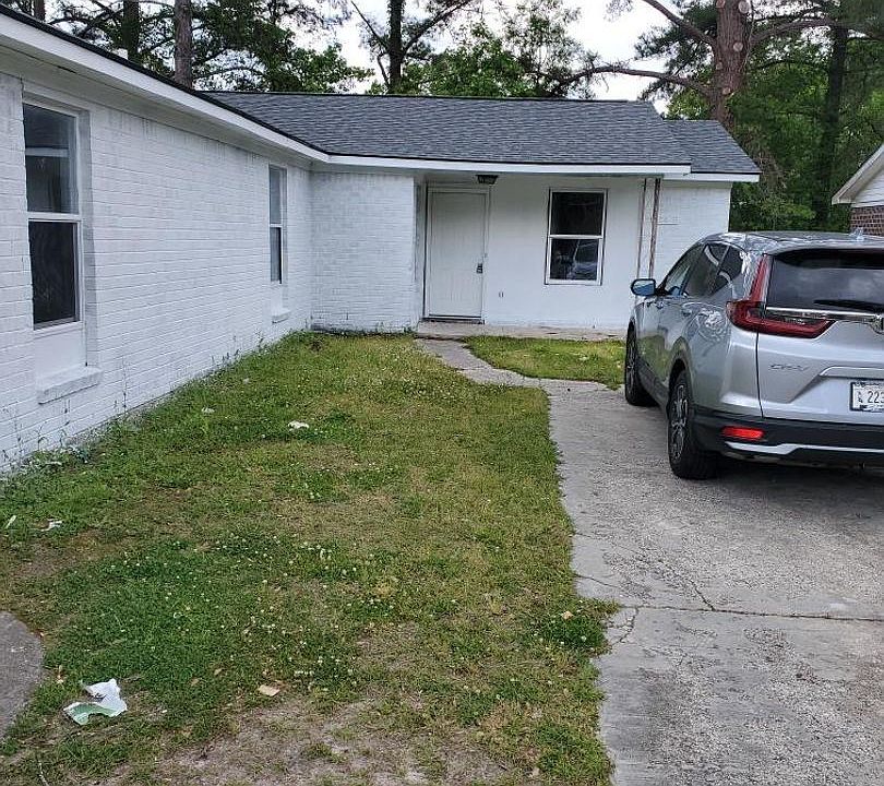 1st image of 124 Langley Dr APT B
