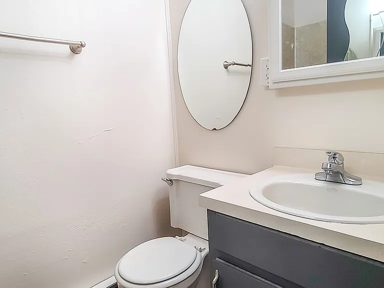 Stewart Apartments - Portland Oregon - Bathroom